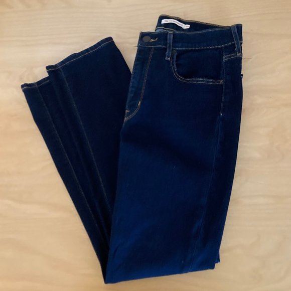 Levi's® Premium 724 HIGH RISE SLIM STRAIGHT WOMEN'S JEANS, Size 30, inseam 30 - Picture 8 of 11